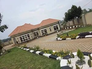 5bdrm Bungalow in Kira for sale