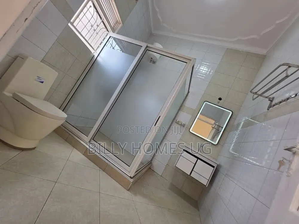 5bdrm Bungalow in Kira for sale