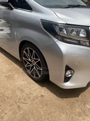 Toyota Alphard 2.5 Petrol AWD 2018 Silver
