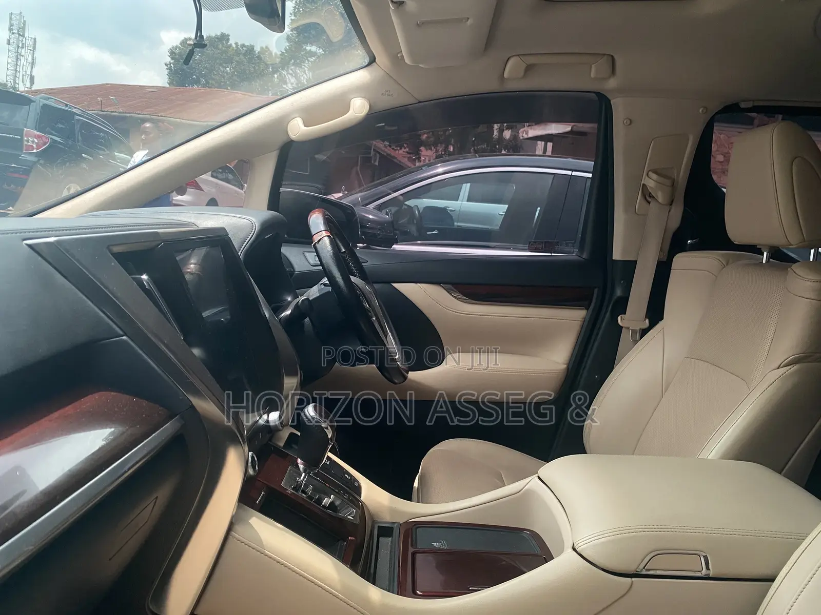 Toyota Alphard 2.5 Petrol AWD 2018 Silver