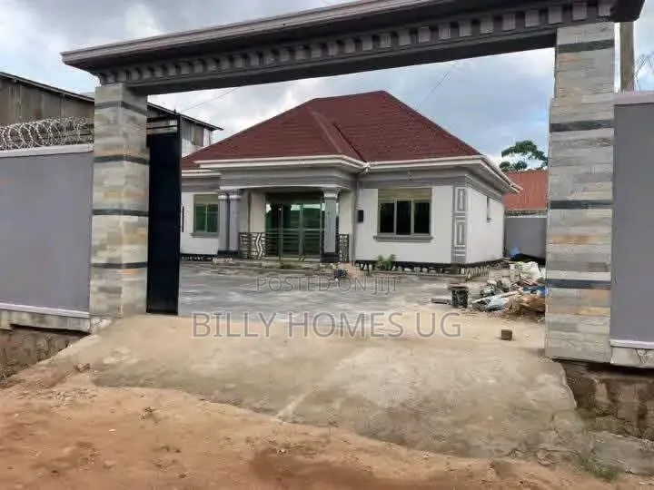 3bdrm House in Kawempe for sale
