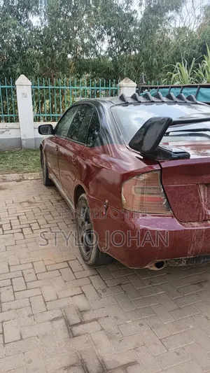 Subaru Legacy 2005 Red