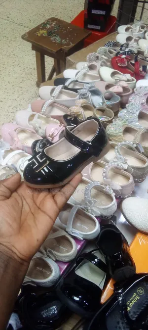 Girls Closed Shoes