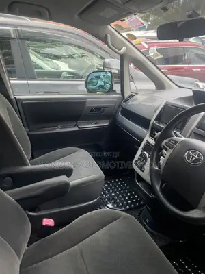 Toyota Noah 2012 Teal