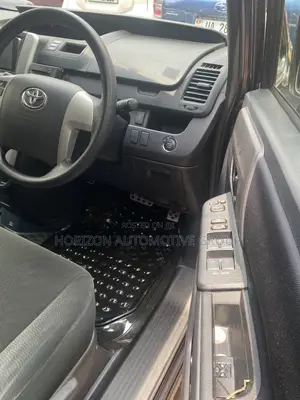 Toyota Noah 2012 Teal