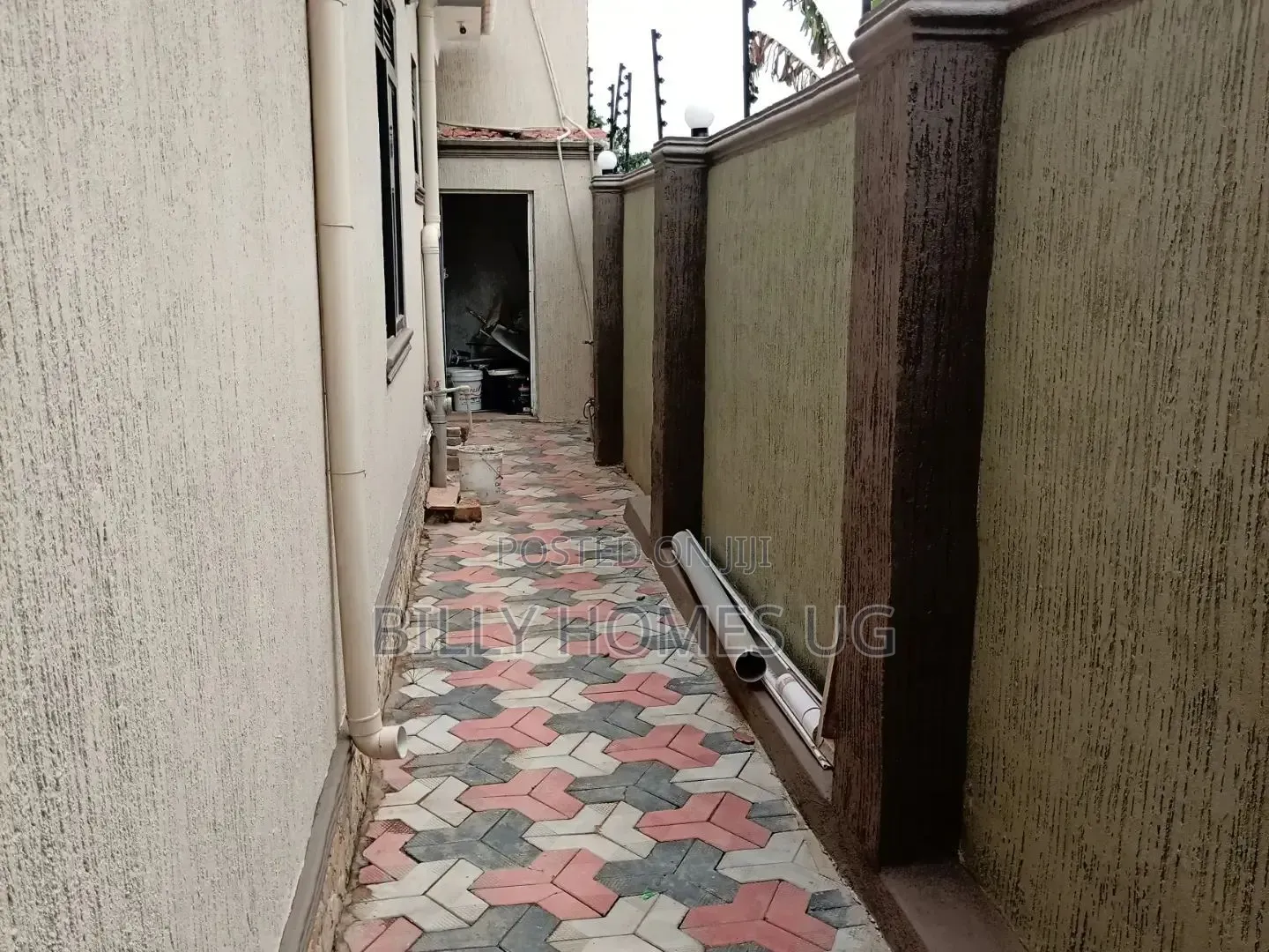 3bdrm Bungalow in Kira for sale