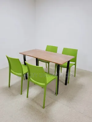 Hotels/Restaurant/Dining/Office Wooden Foldable Table and Chairs Set