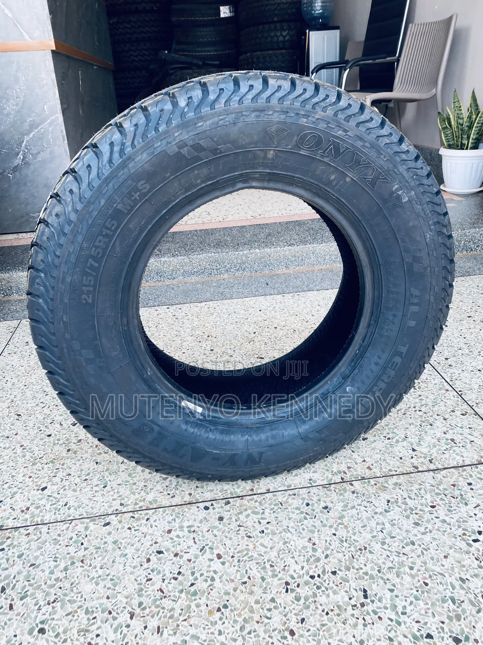Onyx Tyre 215/75r15