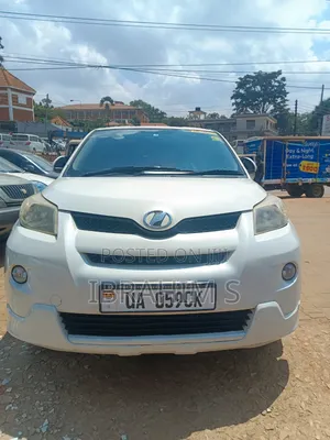 Toyota IST 2011 White