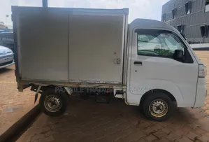 Daihatsu Hijet 2017 White