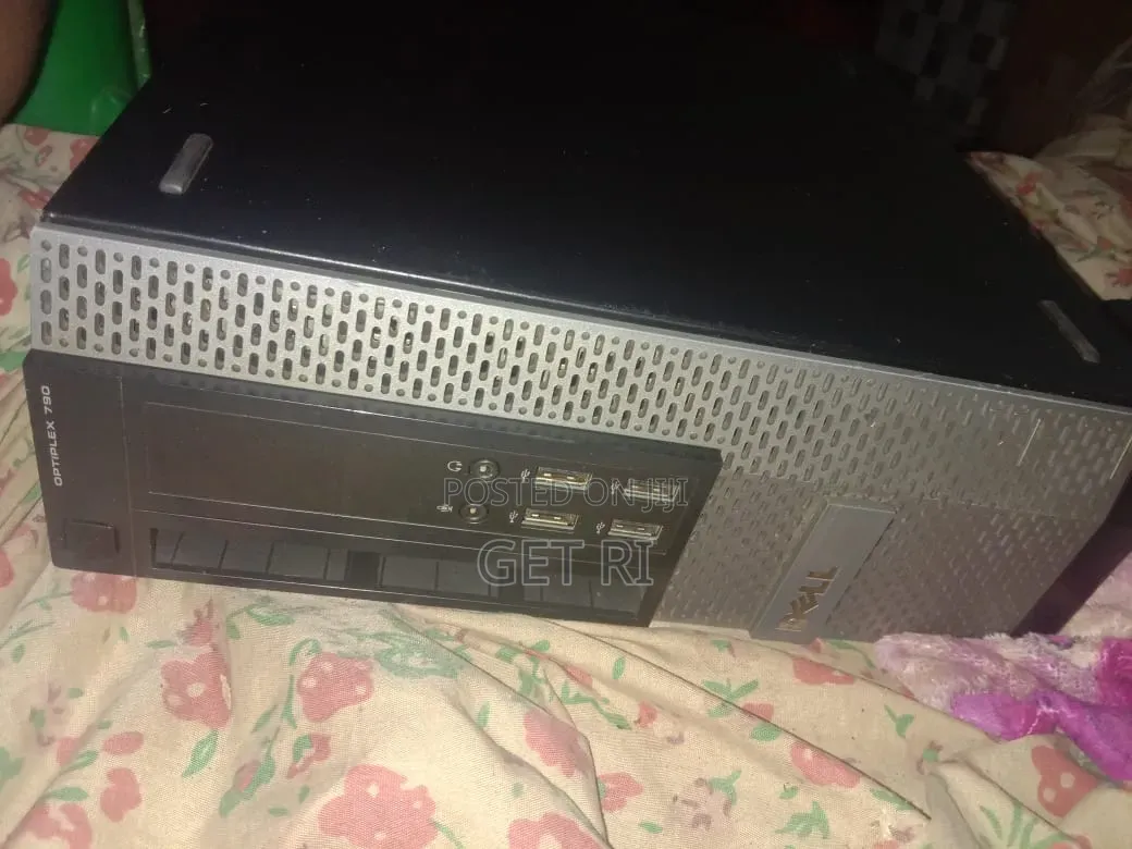 Desktop Computer Dell OptiPlex 790 4GB Intel Core i3 HDD 500GB