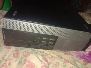 Desktop Computer Dell OptiPlex 790 4GB Intel Core i3 HDD 500GB