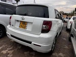 Toyota IST 2009 White