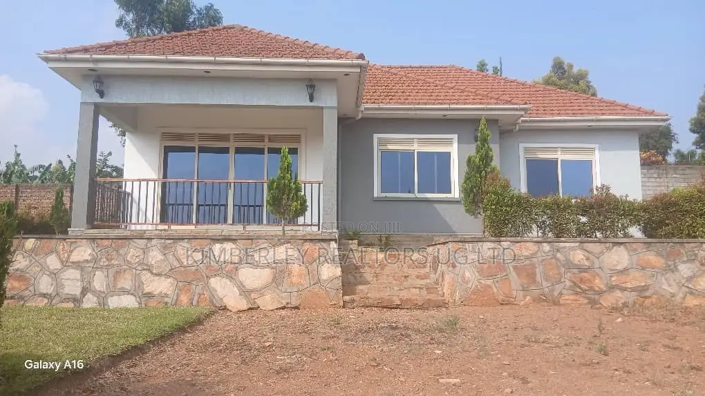 4bdrm Bungalow in Kira for sale