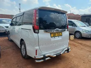 Toyota Noah 2016 White