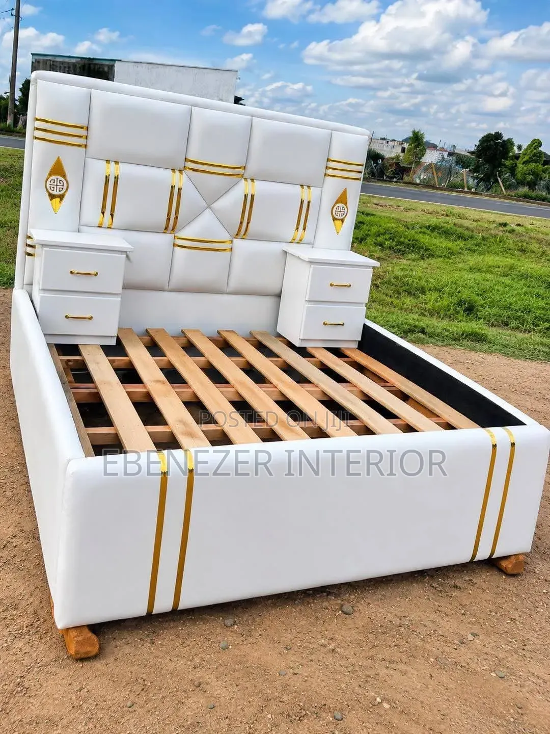 Ember Ebenezar Tufted Beds