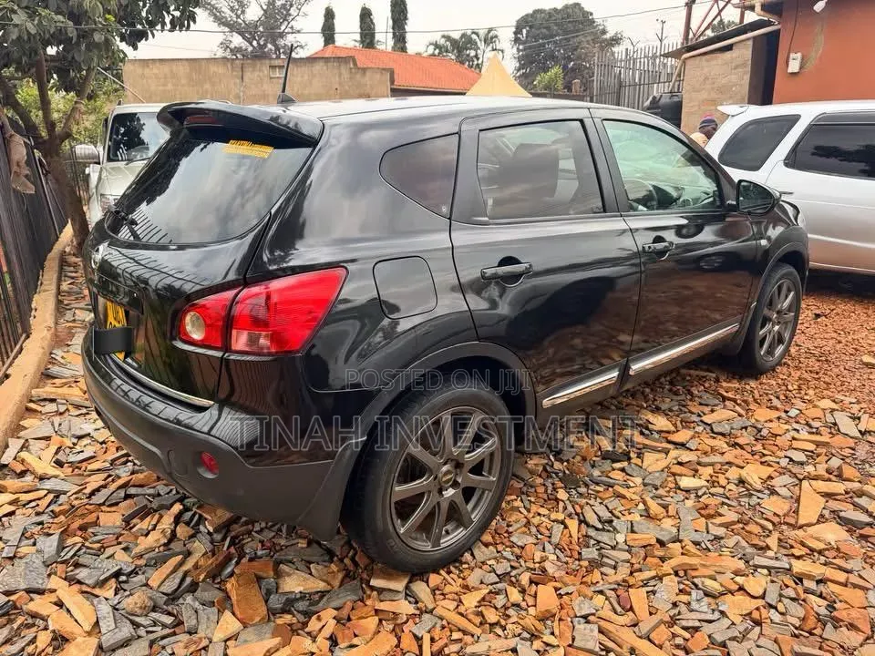 Nissan Dualis 2010 Black