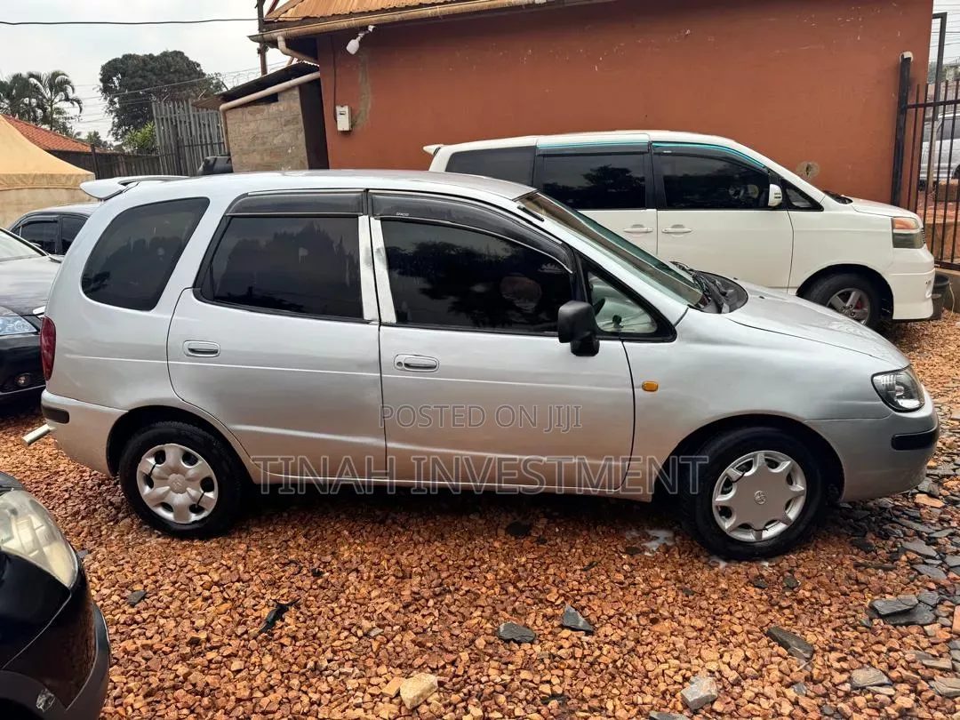 Toyota Corolla Spacio 2005 Silver
