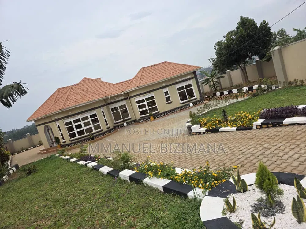 Furnished 5bdrm House in Kira, Central Division for sale