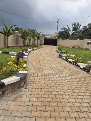 Furnished 5bdrm House in Kira, Central Division for sale