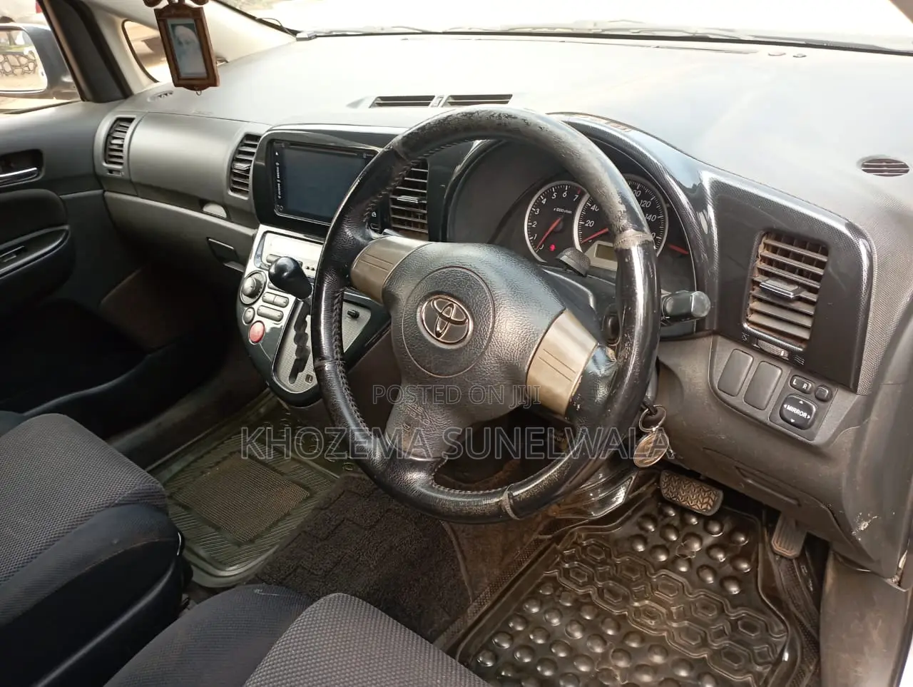 Toyota Wish 2003 Silver