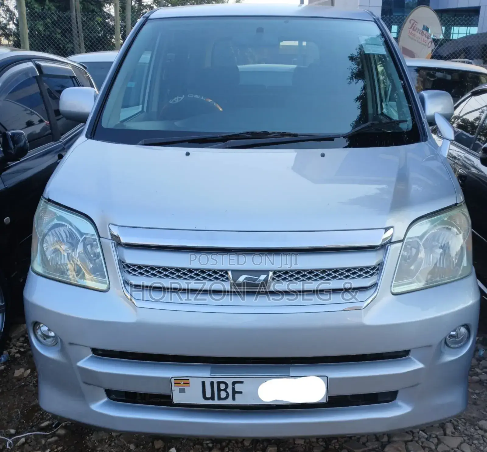 Toyota Noah 2006 Silver