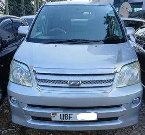 Toyota Noah 2006 Silver