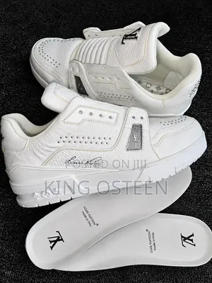 Louis Vuitton LV Trainer Low "White / Silver Studs".