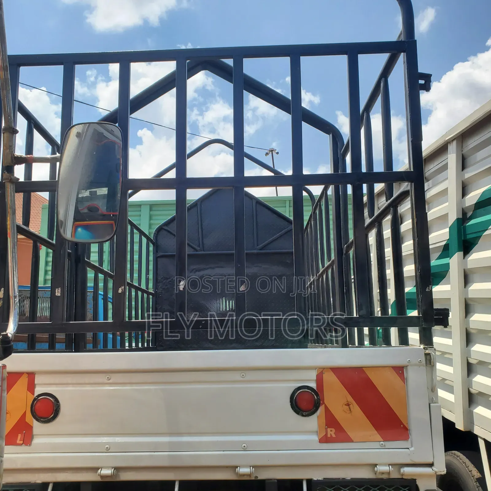 Isuzu Elf 250