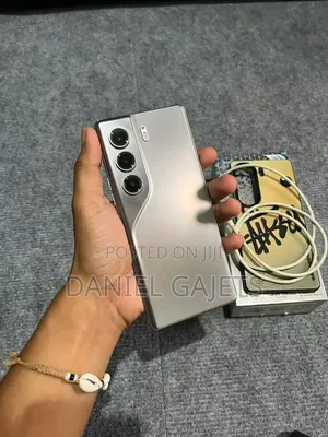 New Tecno Camon 40 Pro 5G 256 GB Gold