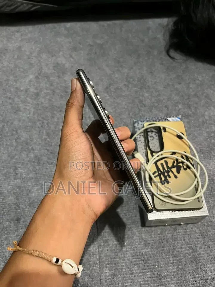 New Tecno Camon 40 Pro 5G 256 GB Gold