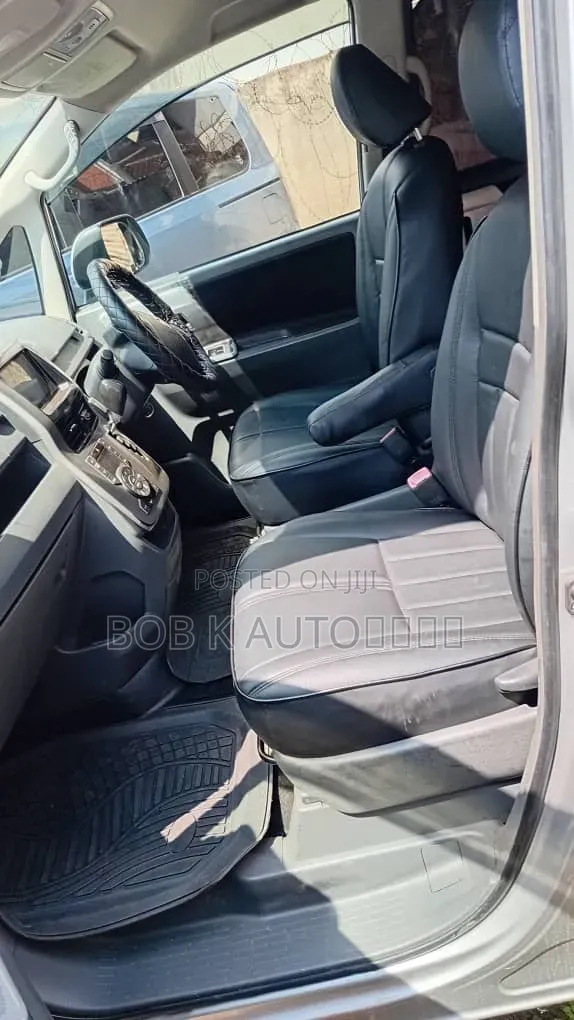 Toyota Noah 2011 Silver