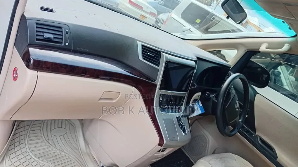 Toyota Alphard 2014 White