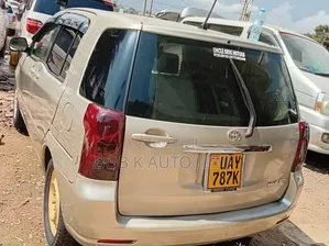 Toyota Raum 2005 Silver