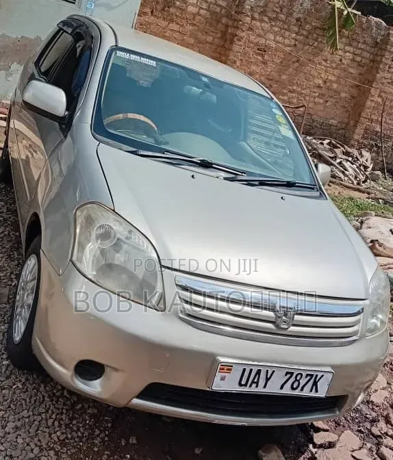 Toyota Raum 2005 Silver
