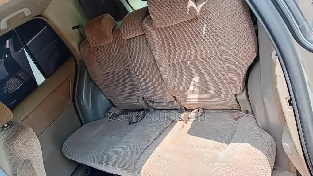 Toyota Raum 2005 Silver