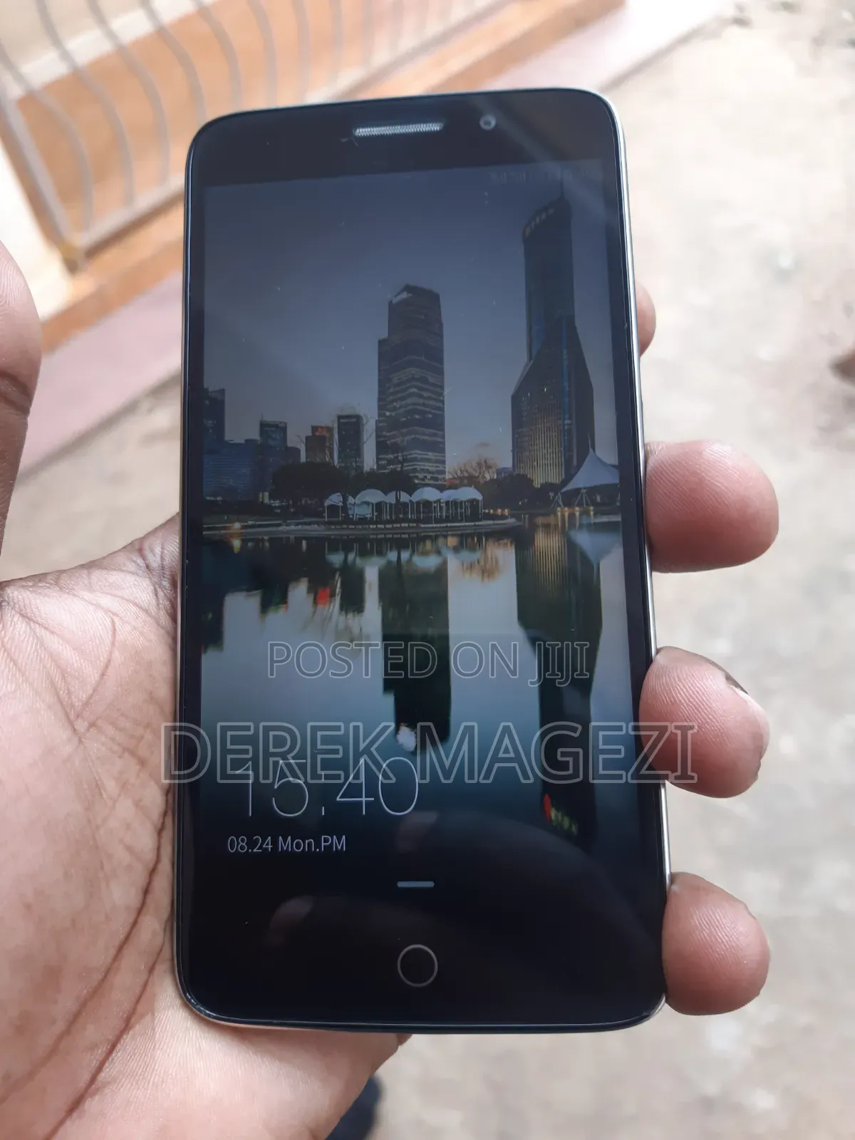 TCL Movetime 4 GB Black
