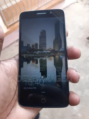 TCL Movetime 4 GB Black