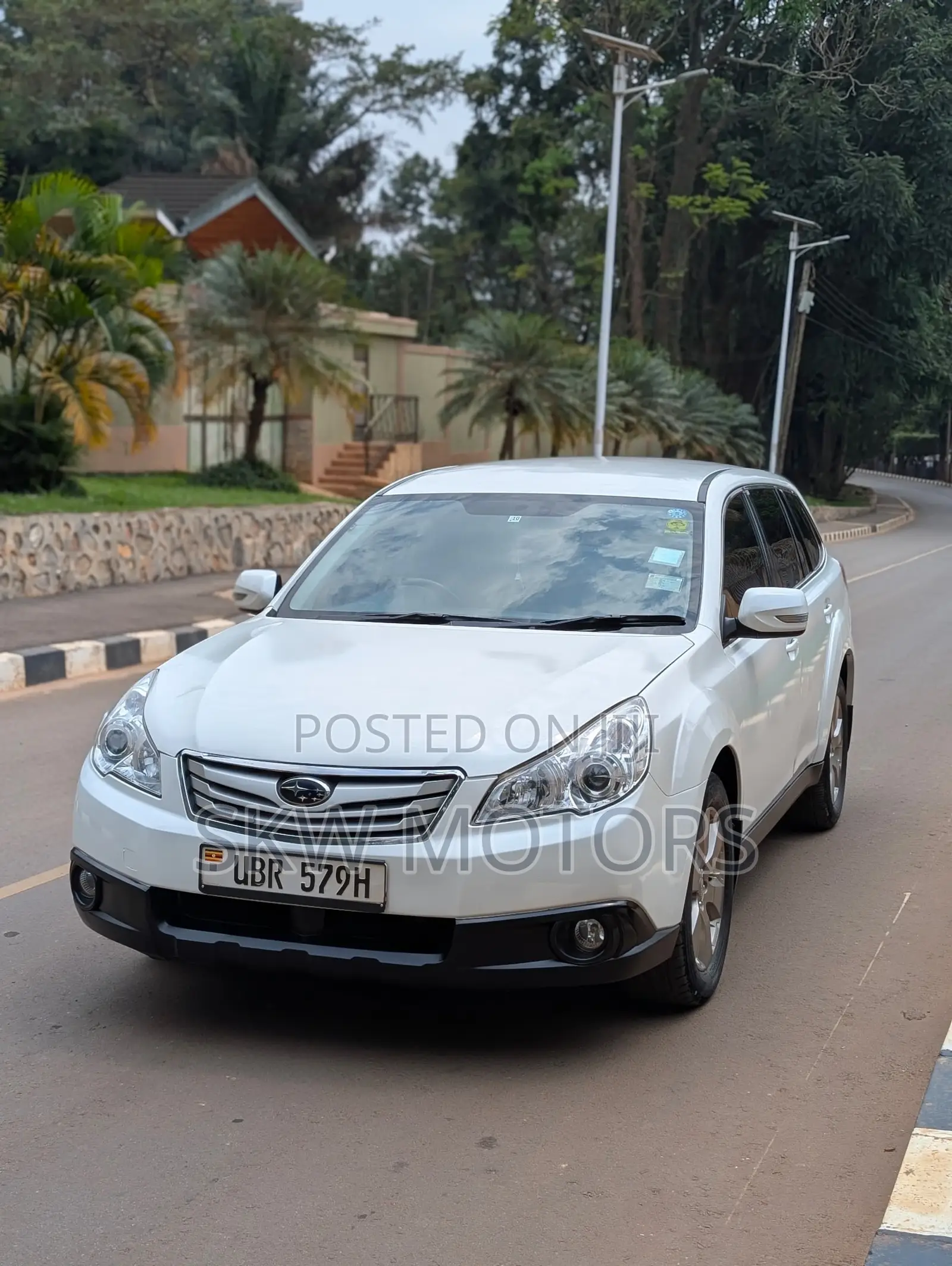 Subaru Outback 2010 White