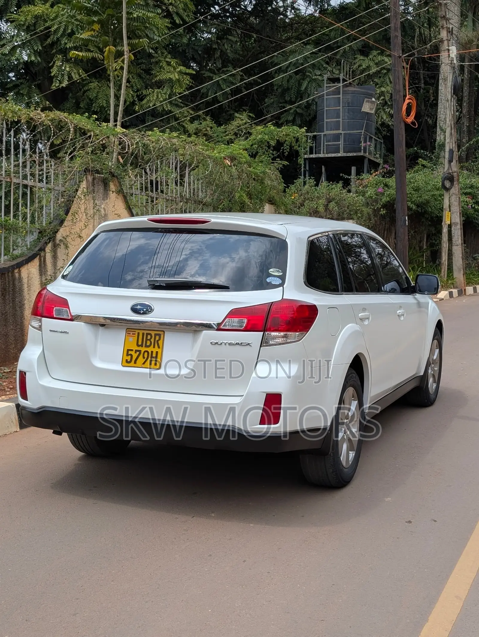 Subaru Outback 2010 White