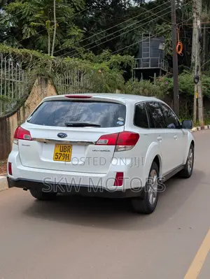 Subaru Outback 2010 White