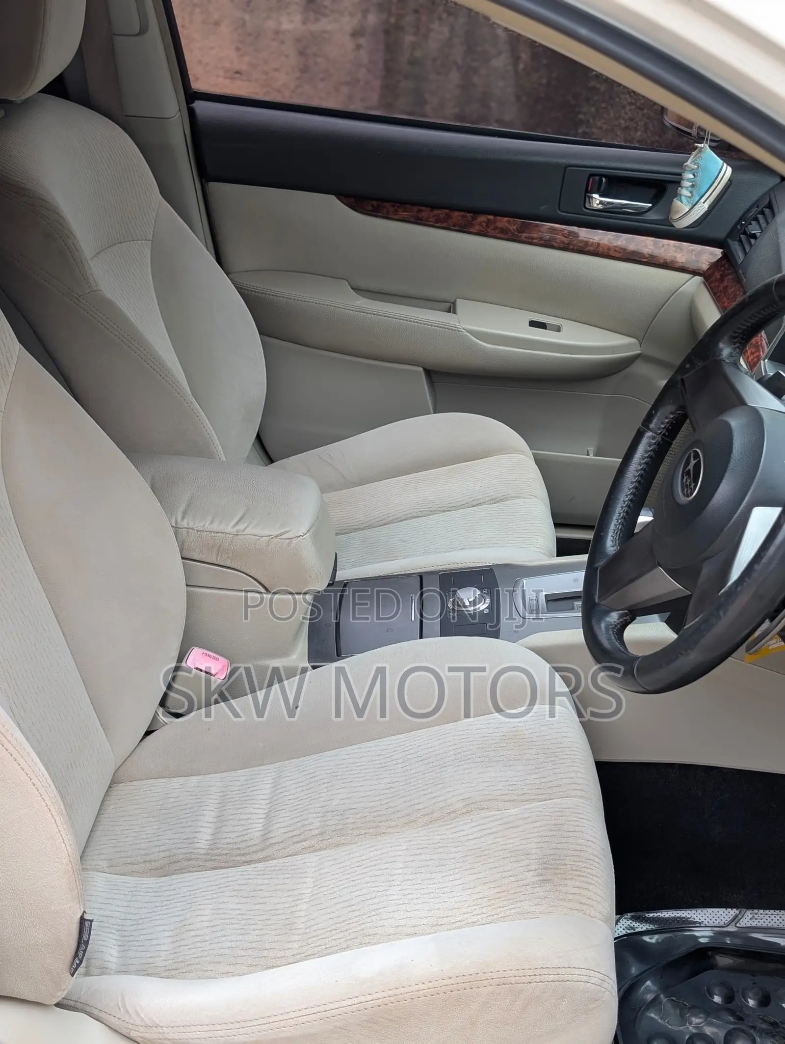 Subaru Outback 2010 White