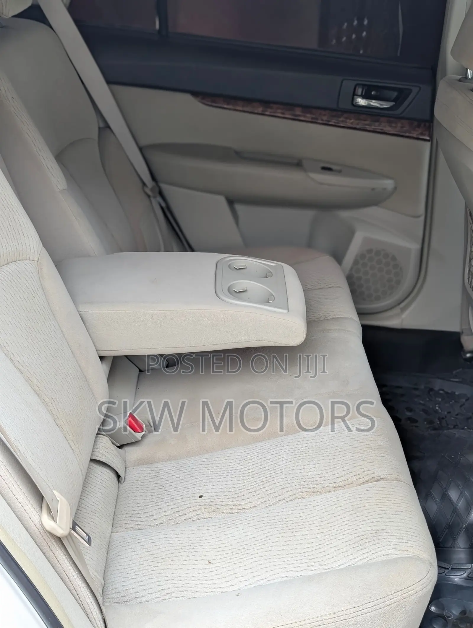 Subaru Outback 2010 White