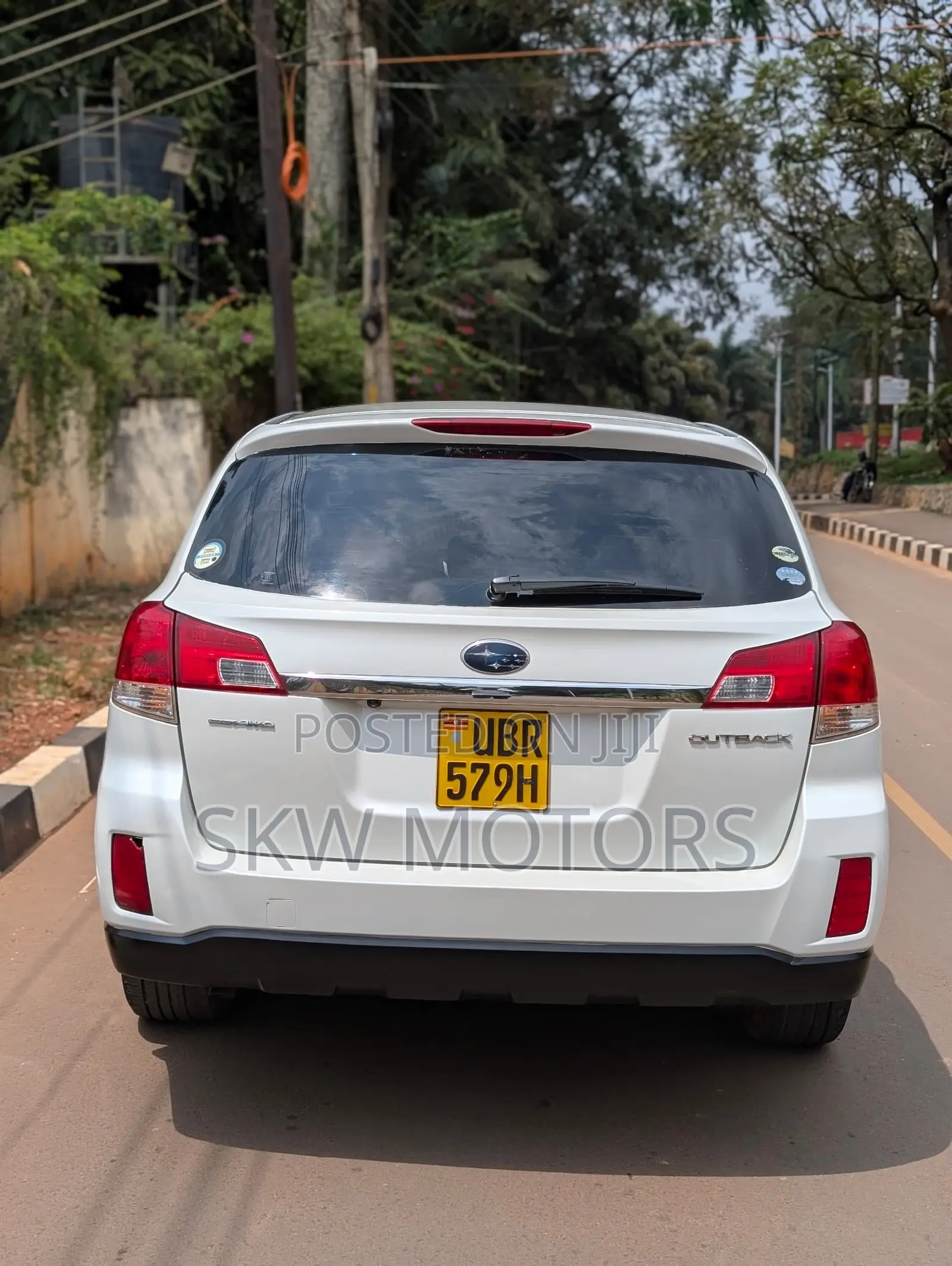 Subaru Outback 2010 White