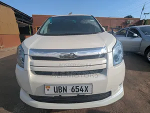 Toyota Noah 2008 White