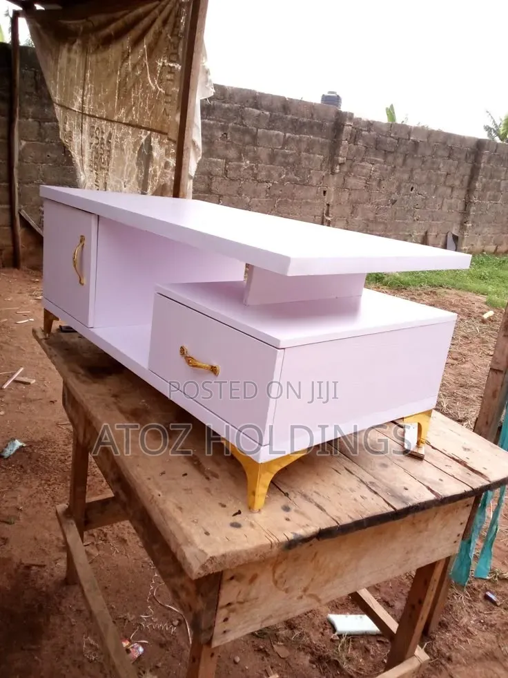 Center Tables/Wooden Center Tables in Any Colour From 500,000/-