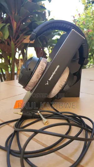 Beyerdynamic DT 770 PRO 80 Ohm Professional Studio Headphones