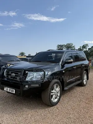 Landcruiser V8 Available for Rental