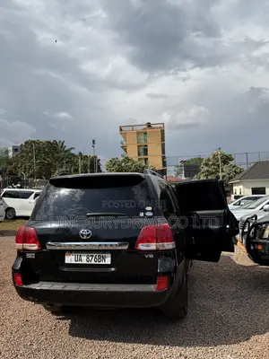 Landcruiser V8 Available for Rental