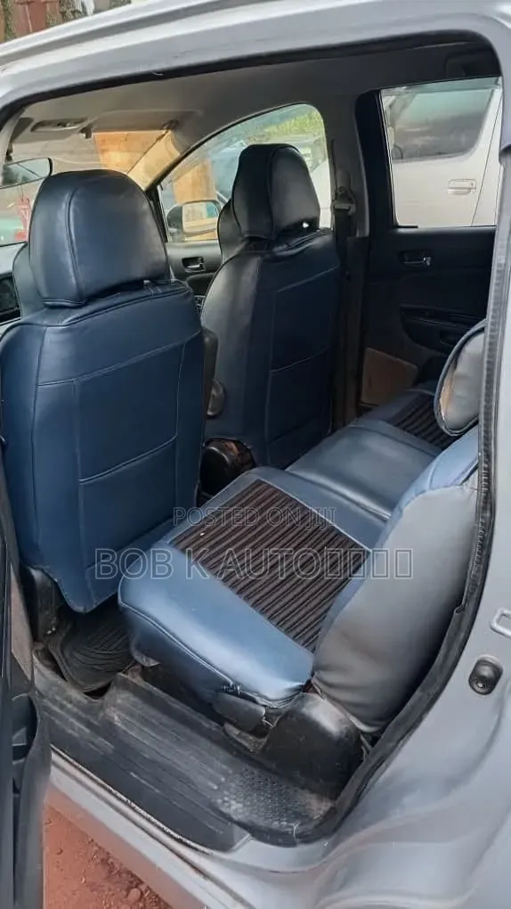 Toyota Wish 2005 Silver
